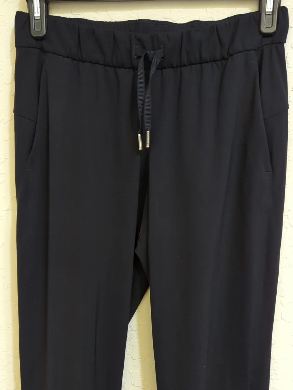 Lululemon Black On The Fly Jogger Size 6
